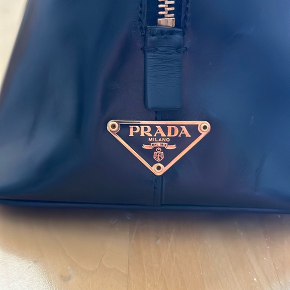 Prada Classic Medium Leather Handbag in Like New Condition - Picture 3 of 15